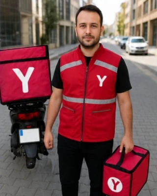 Ekipmanlı örnek kurye fotoğrafı